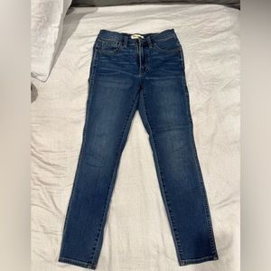 Madewell Classic Skinny Jeans in 25 Petite